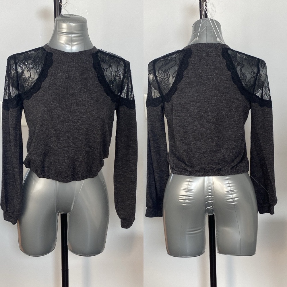 3/$15 Dark gray elastic hem lacy cold shoulder top size medium
